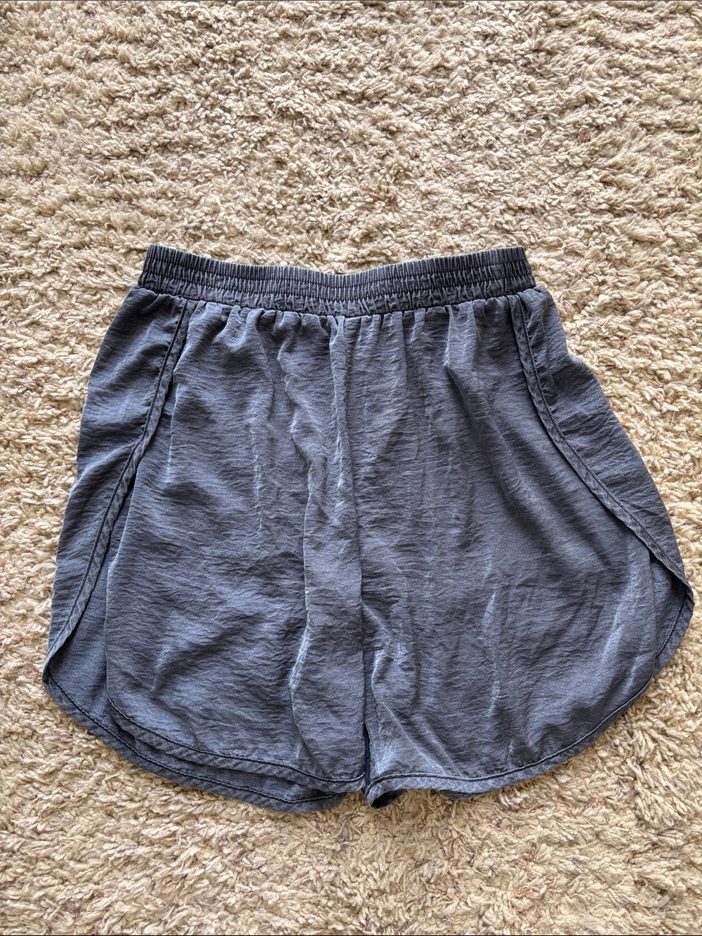 NWT Urban Outfitters High-Waisted Baggy Parachute Shorts